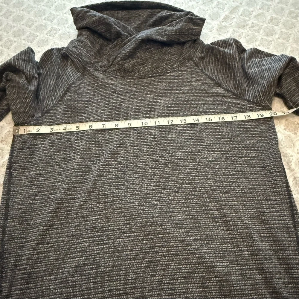 Lululemon Healthy Heart Pullover Coco Pique Black Size 6